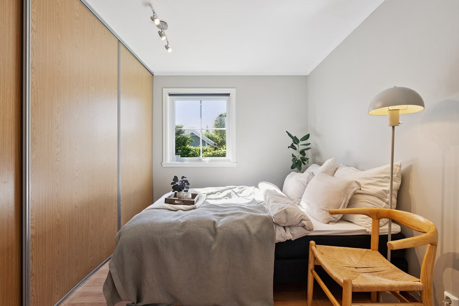 Hovedsoverom (andre møbler vil medfølge i leie)