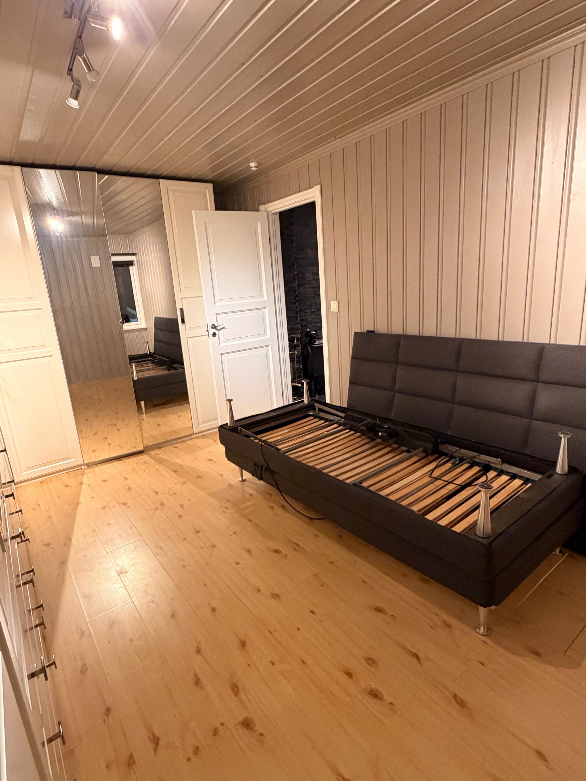 Soverom, sengen skal fjernes/selges