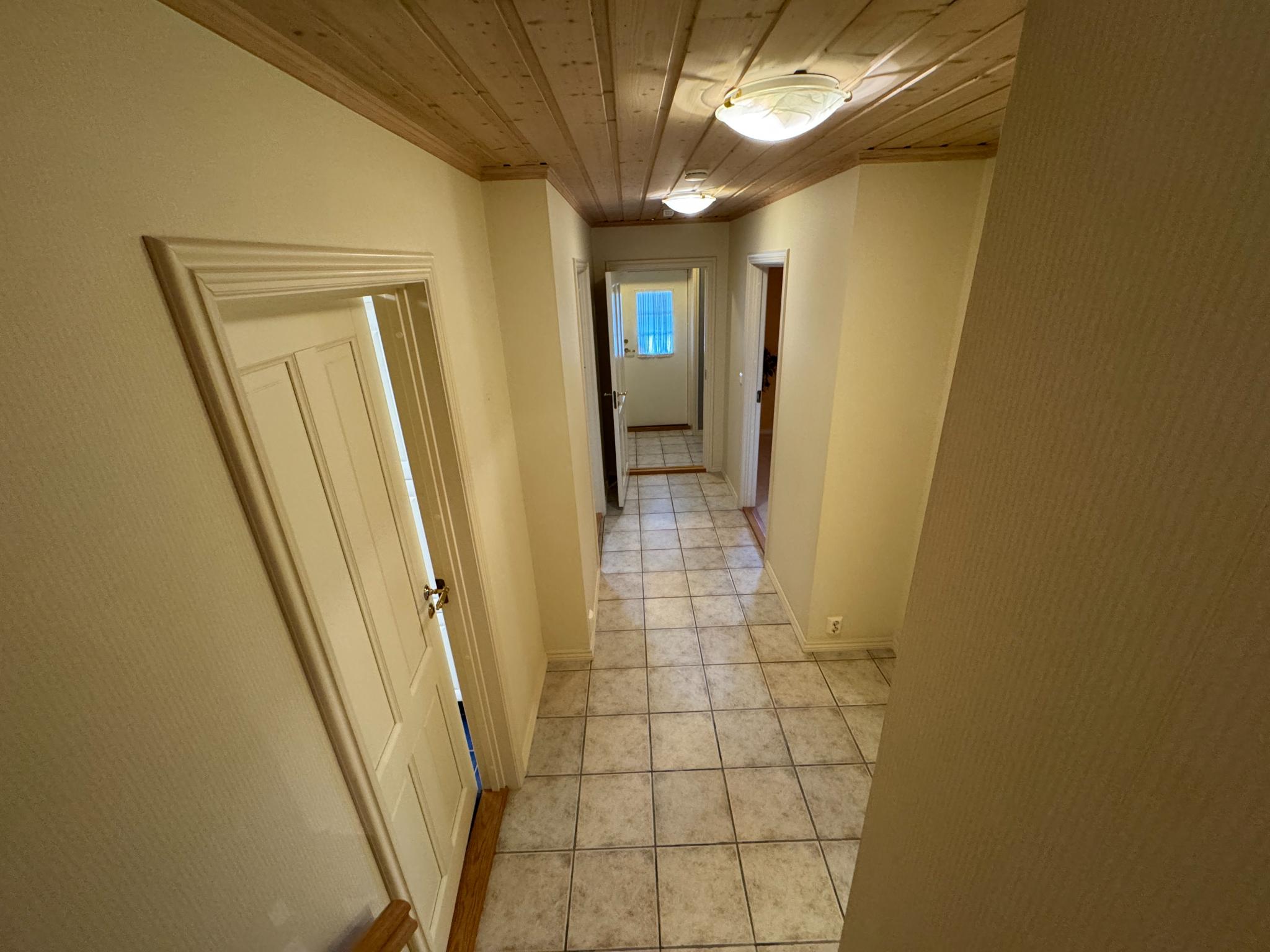 Gang ved bad, vaskerom, soverom og bod