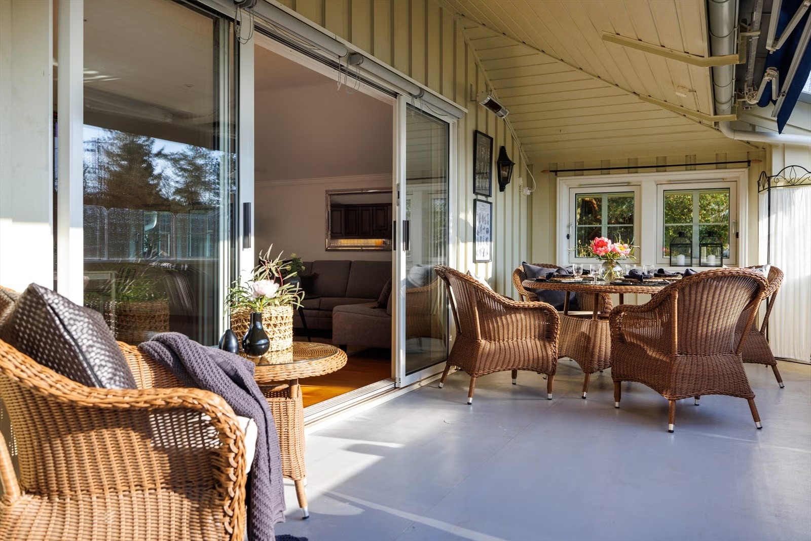 Vestvendt uteplass uten innsyn