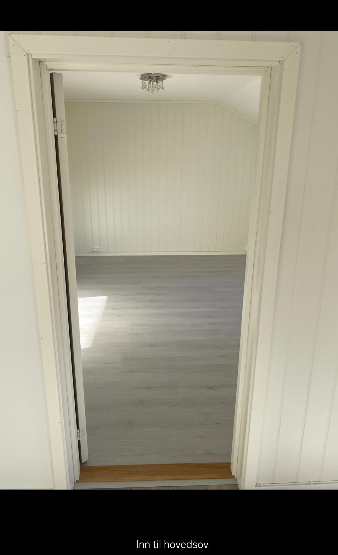 Inngang fra stua til hovedsoverommet