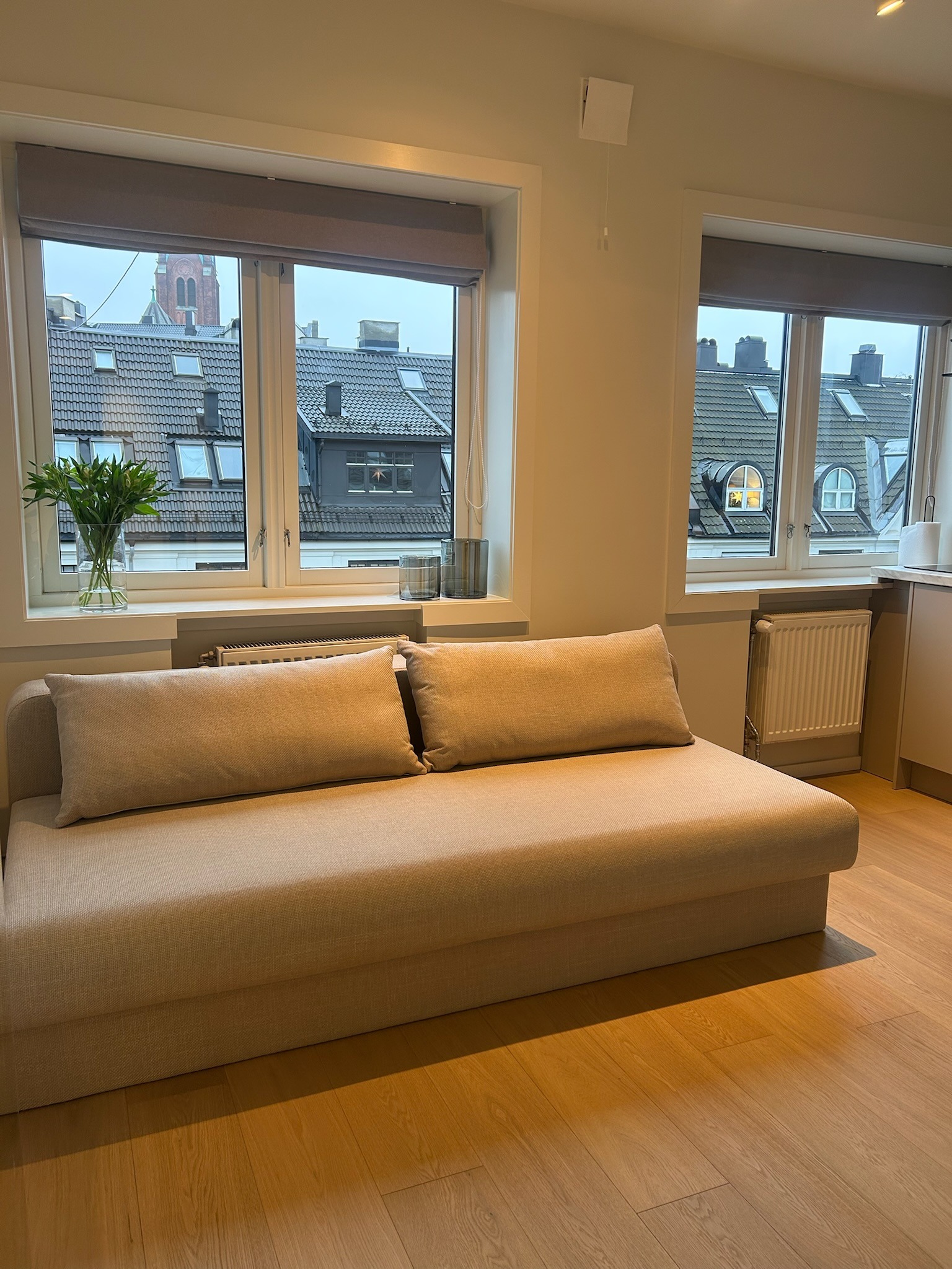 Helt ny sovesofa fra Bedre Nætter. Lagring av overmadrass under sofaen. 