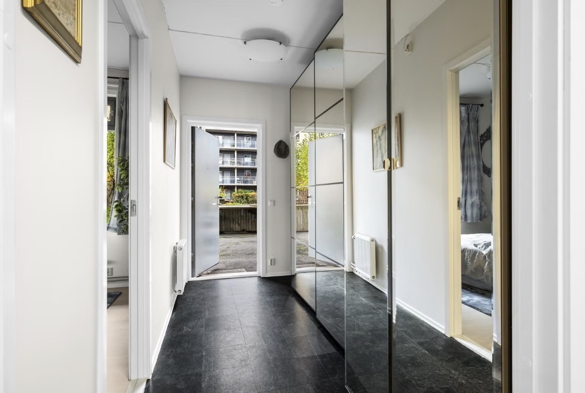 Romslig gang med mye oppbevaring