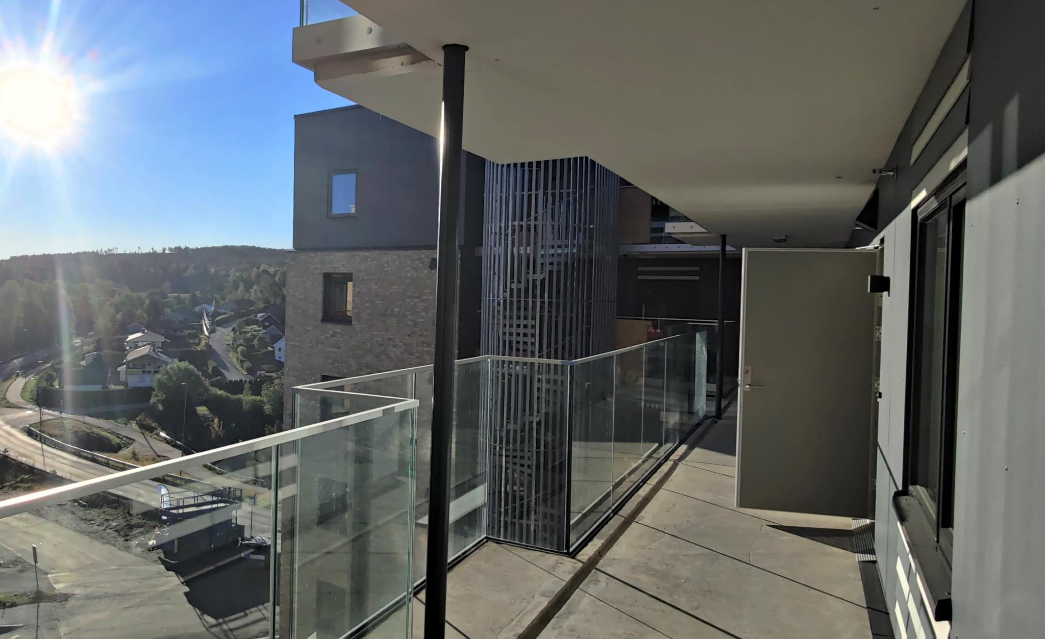 Svalgang med morgensol 