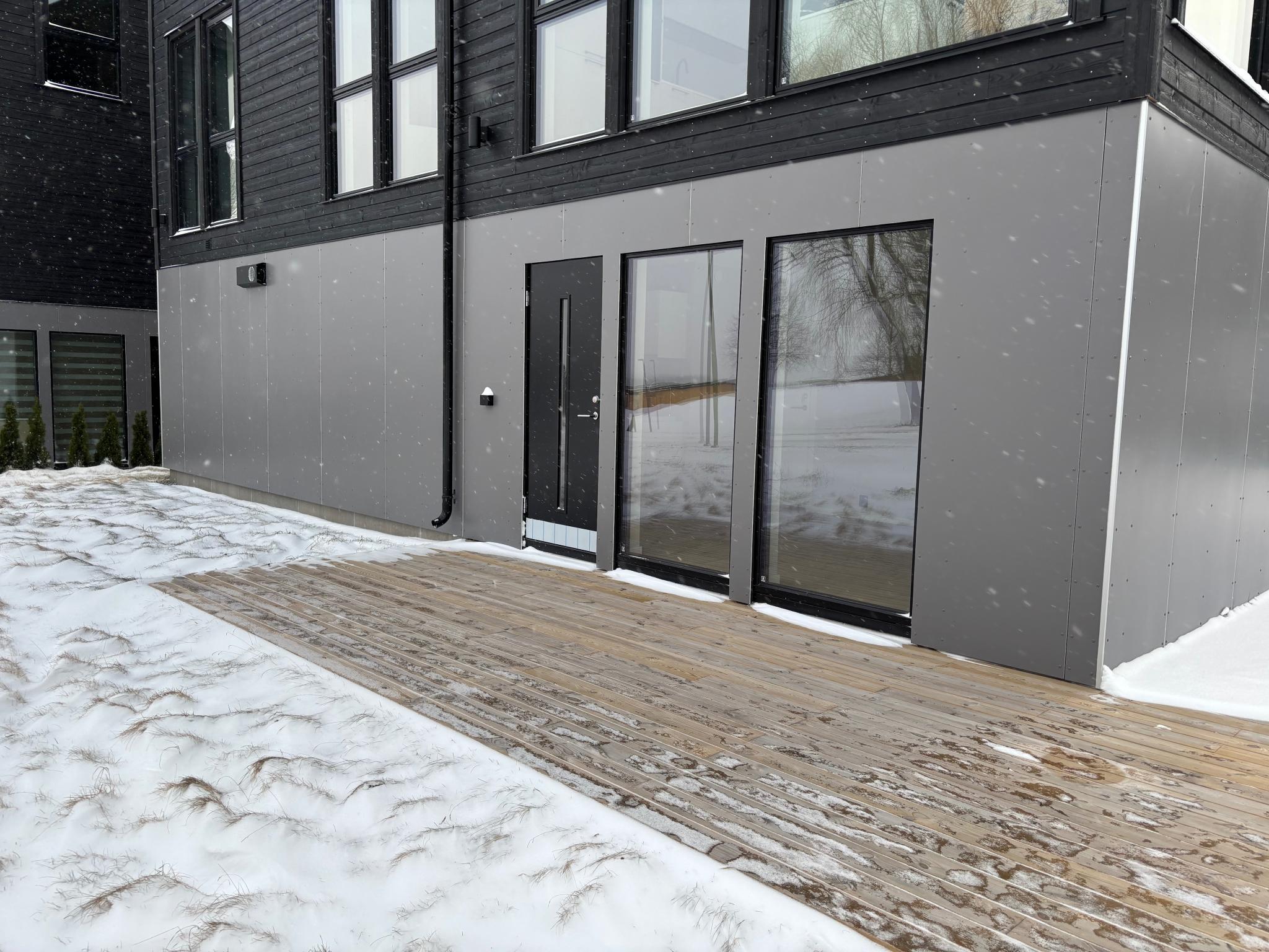 Inngang m/store vinduer