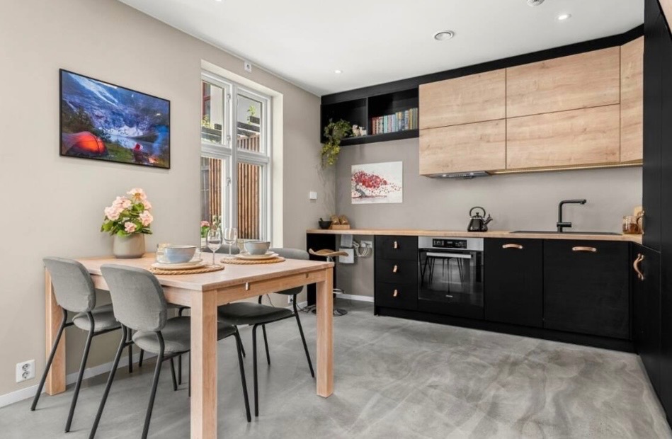 Åpen kjøkkenløsning med sitteplass