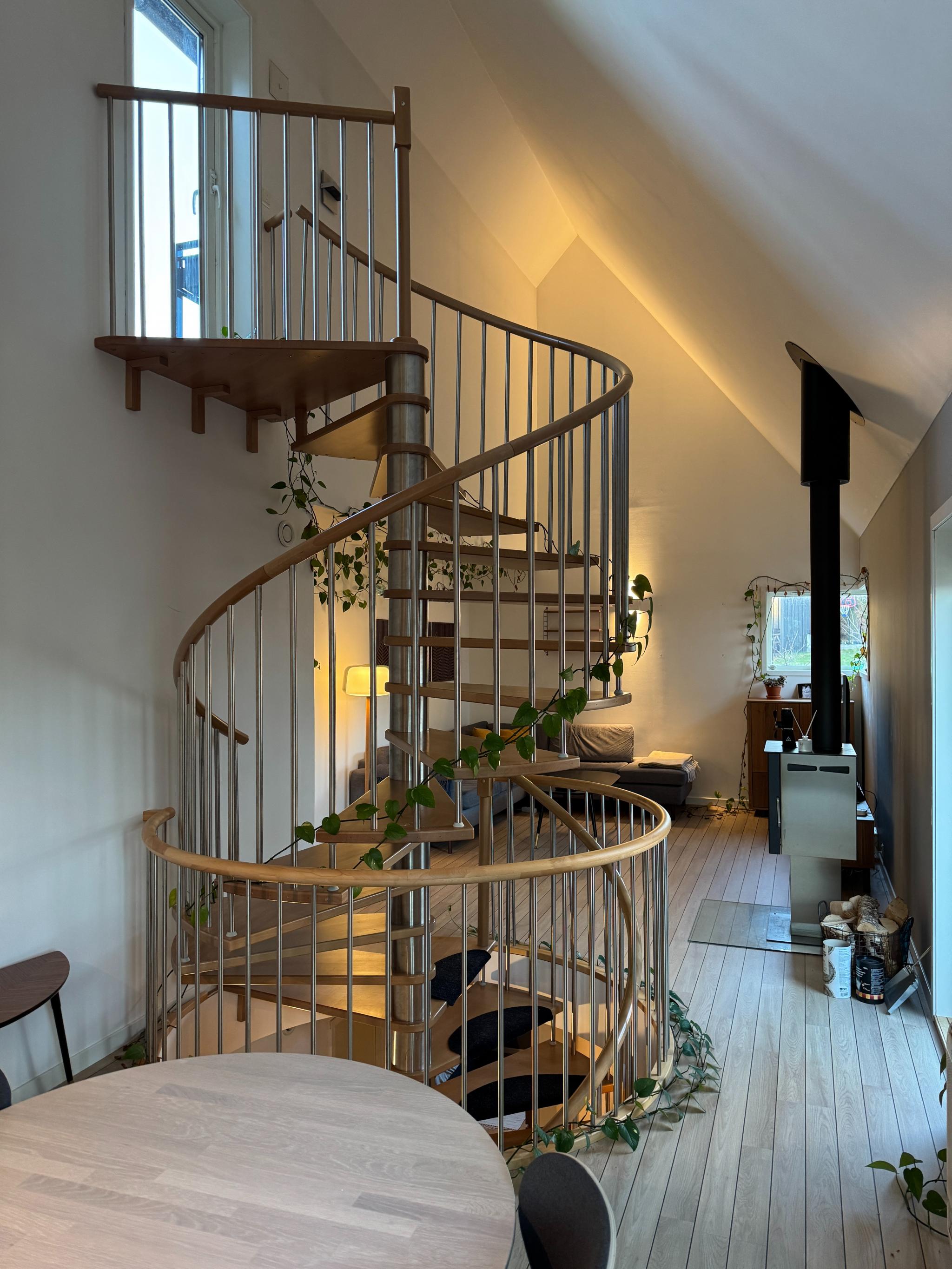 Annen vinkel av stuen 