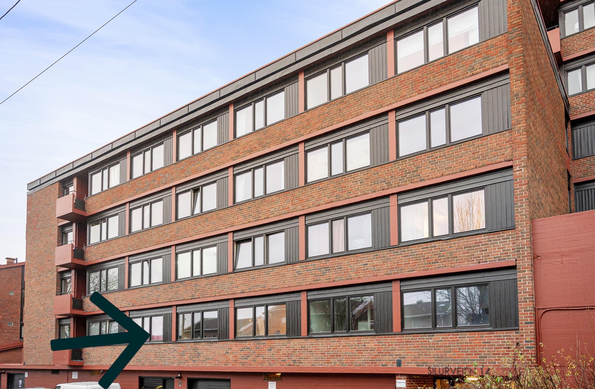 1 etasje, men ikke på bakkeplan