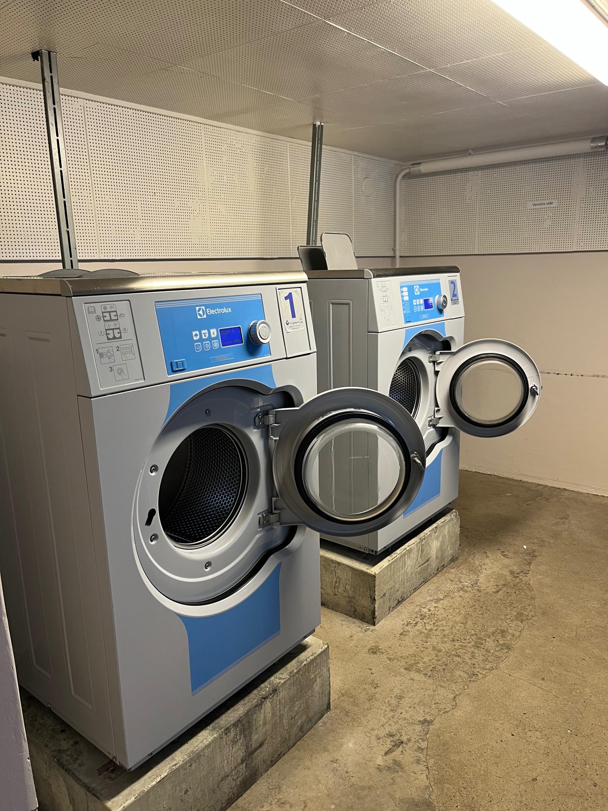 Felles vaskeri. Nye maskiner