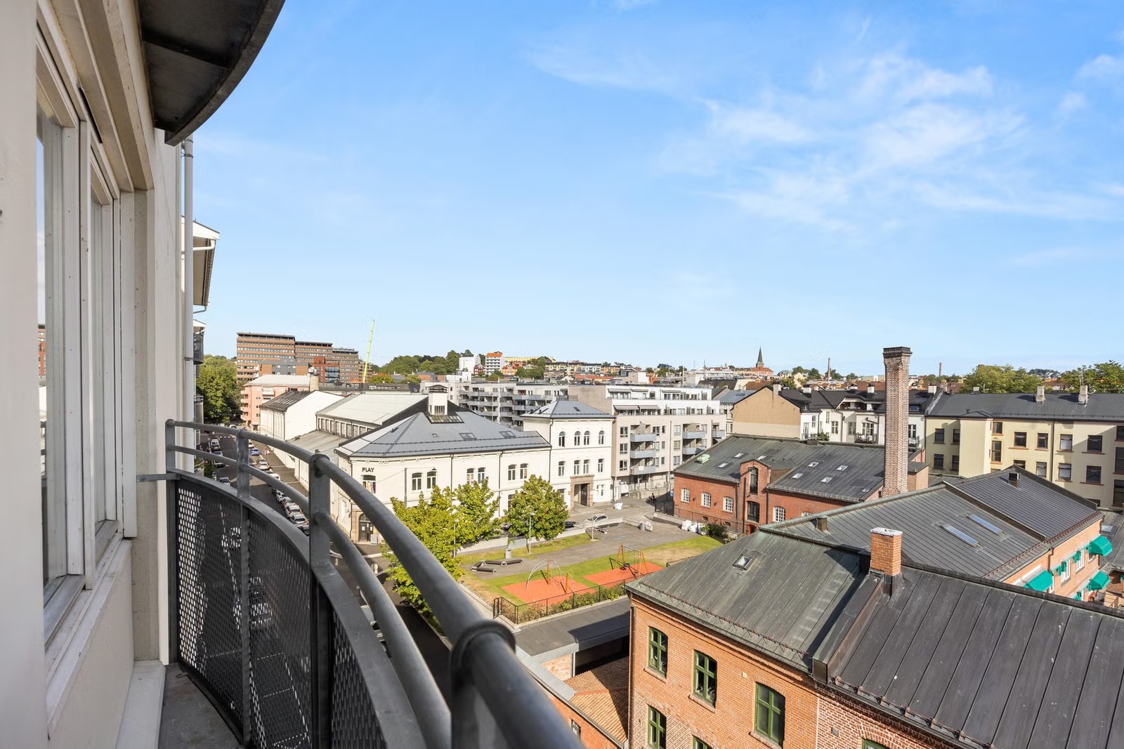 liten balkong med utsikt