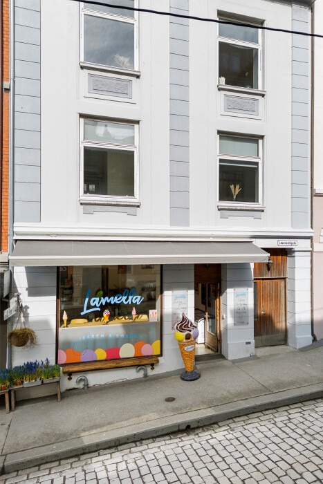 Iscafeen Lamella på bakkeplan