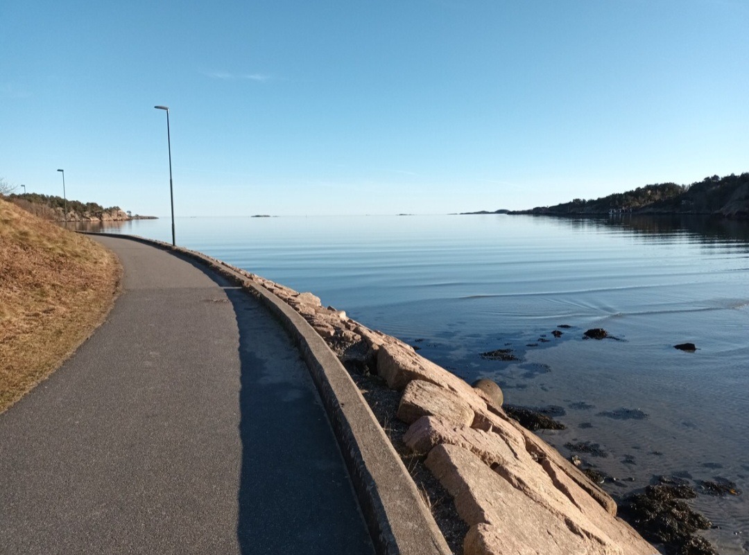 Strand friluftsområde 15 minutter unna til fots