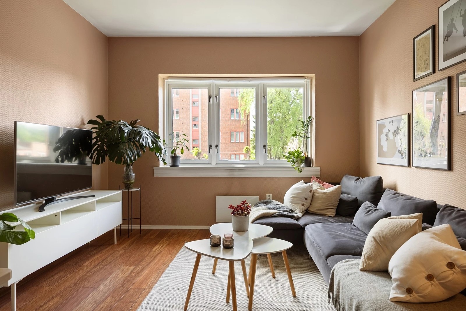 Bildene er fra før oppussingen. Nye bilder blir lagt ut så snart oppussingen er ferdig.