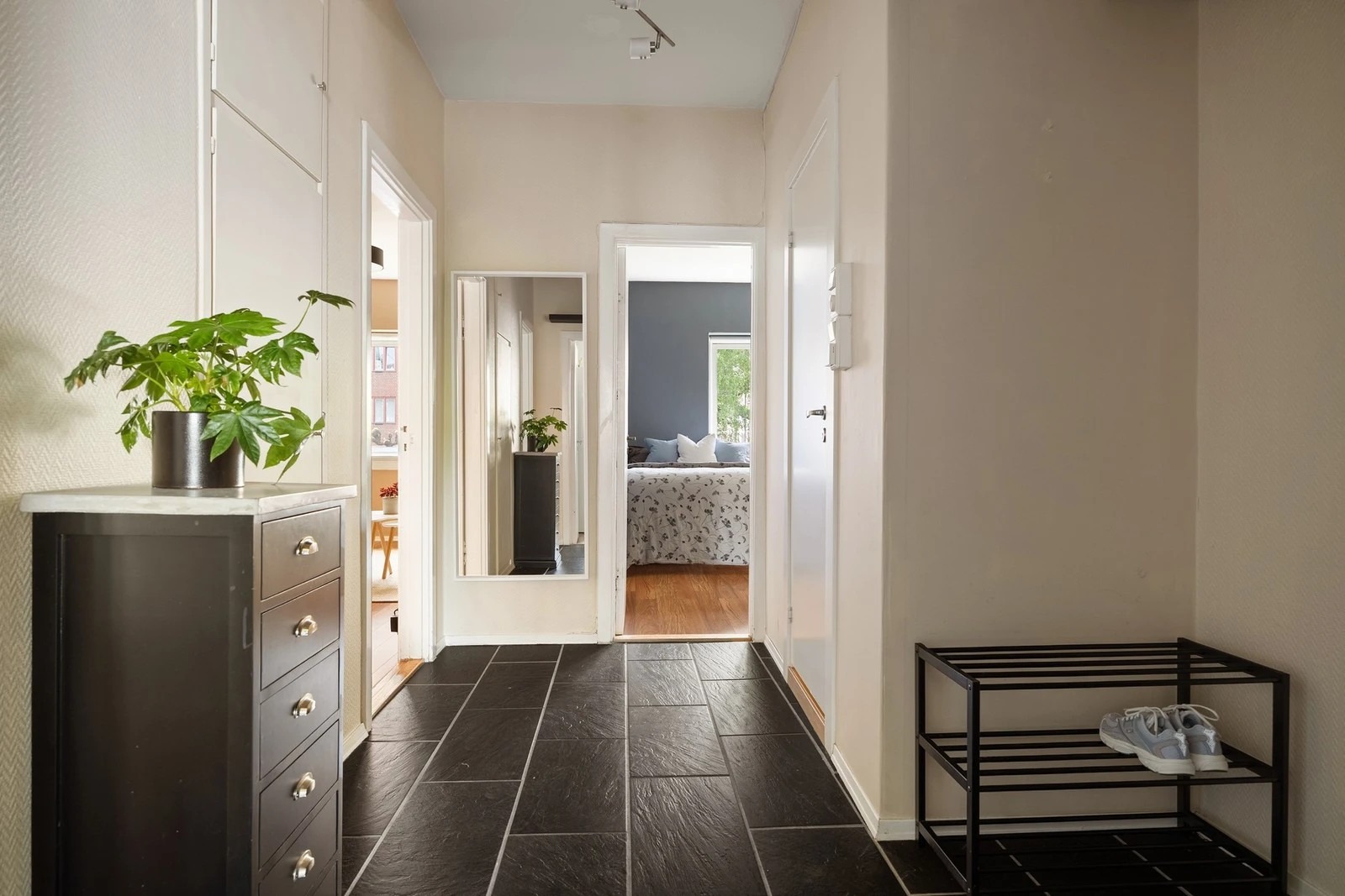 Bildene er fra før oppussingen. Nye bilder blir lagt ut så snart oppussingen er ferdig.