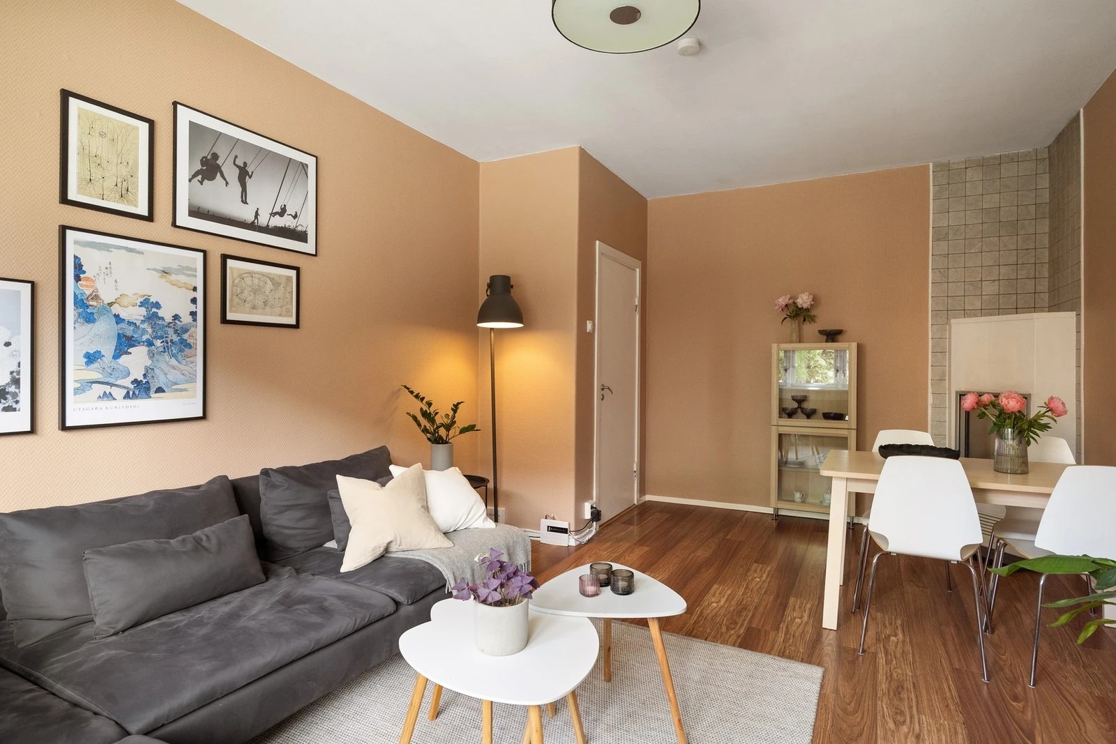 Bildene er fra før oppussingen. Nye bilder blir lagt ut så snart oppussingen er ferdig.