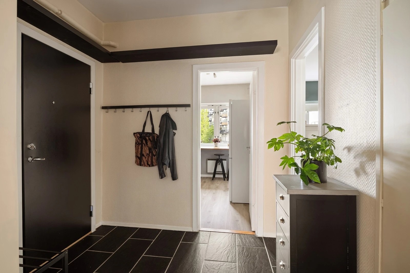 Bildene er fra før oppussingen. Nye bilder blir lagt ut så snart oppussingen er ferdig.