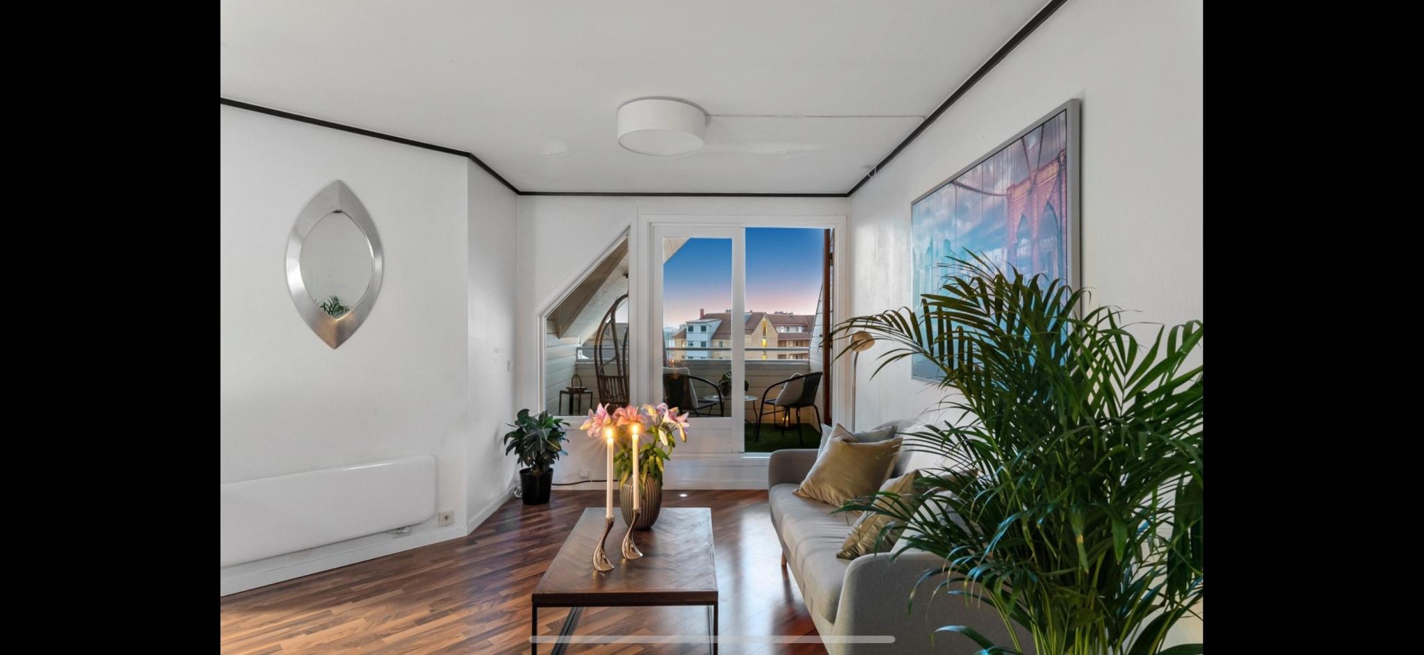 Stuen er nå malt, neste bilde viser.