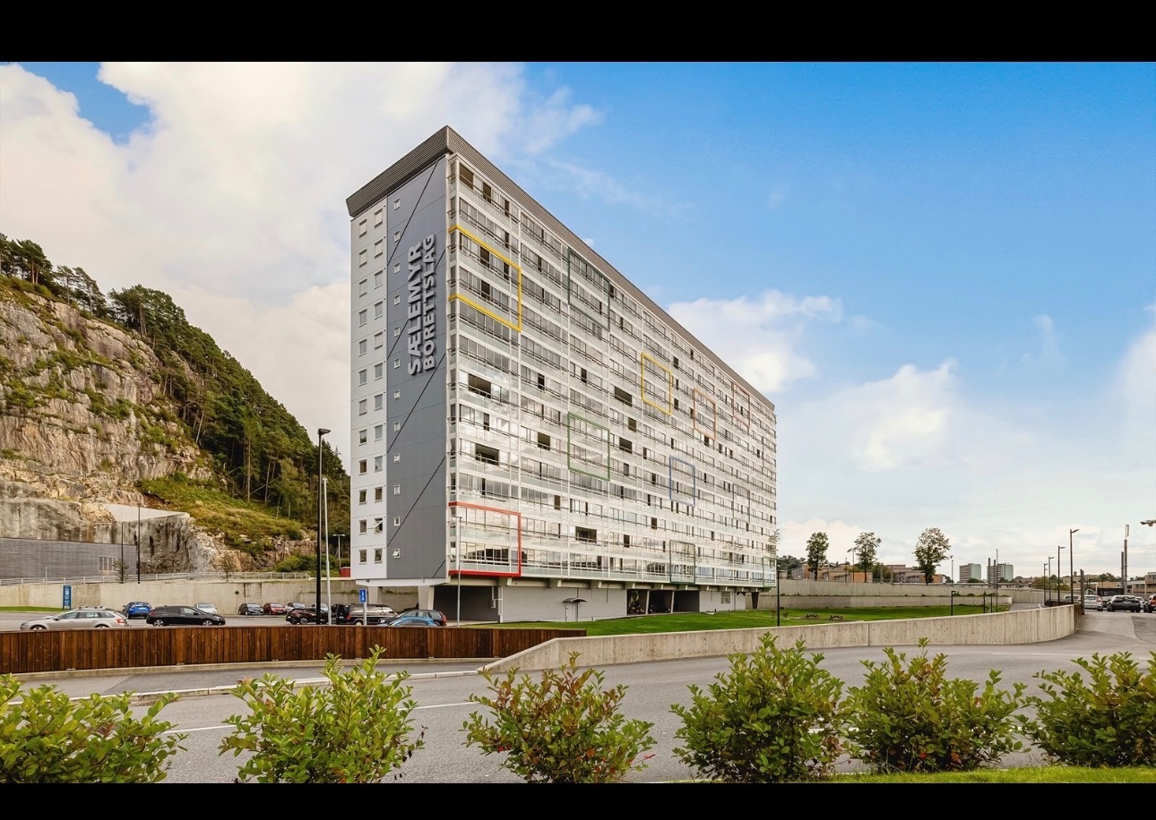 Ligger fint plasert rett ved Oasen. 