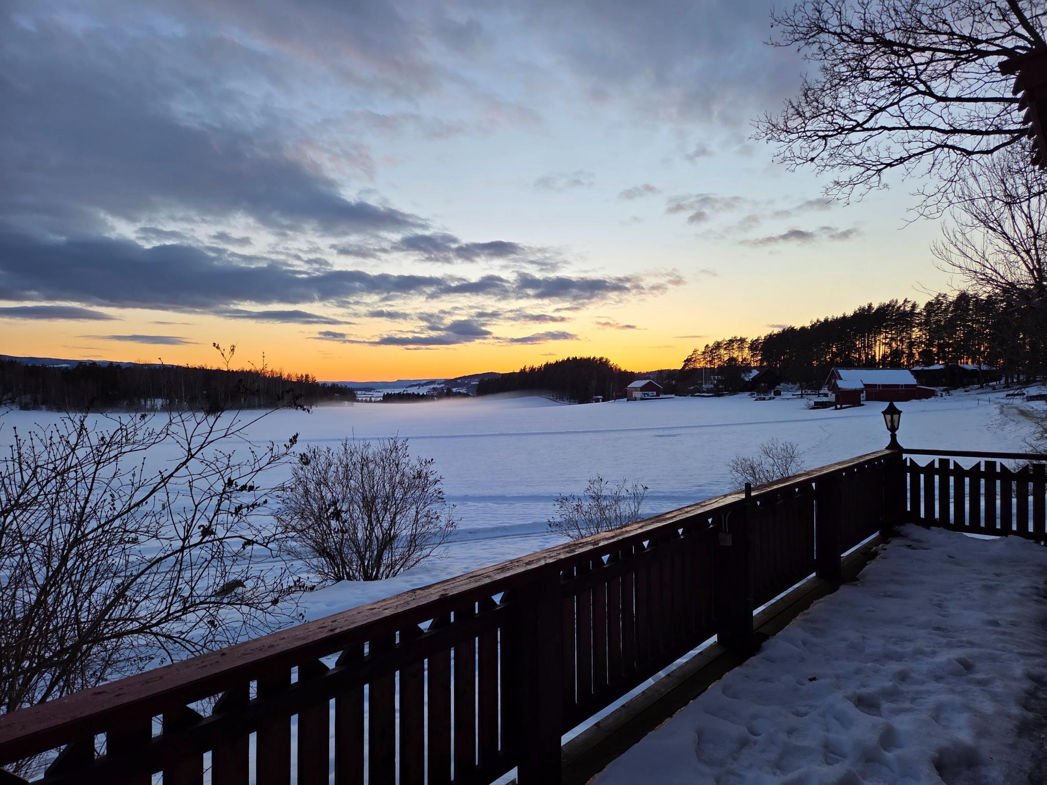 Kveldsbilde fra terrassen
