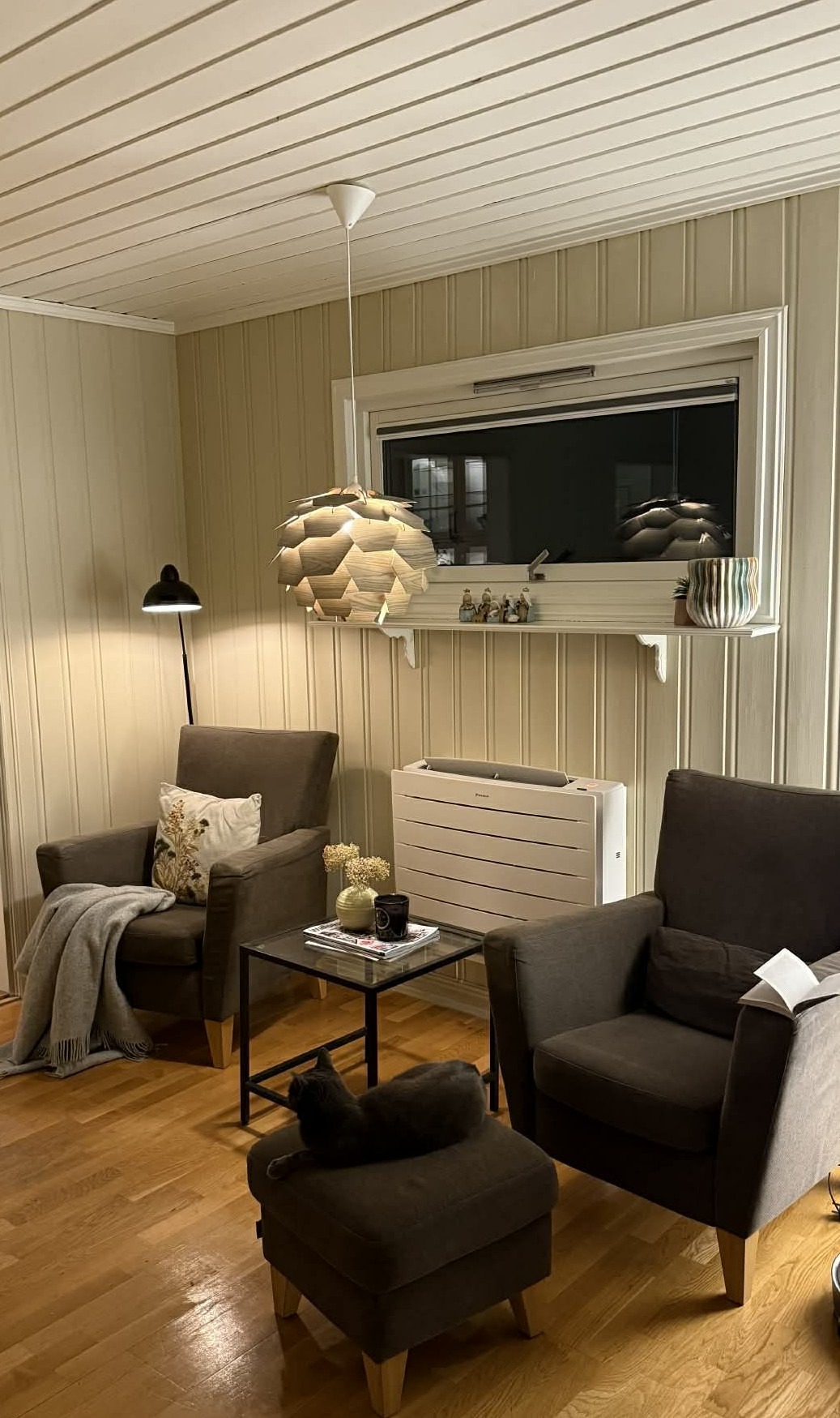 Slik det er møblert i dag. Møbler medfølger 