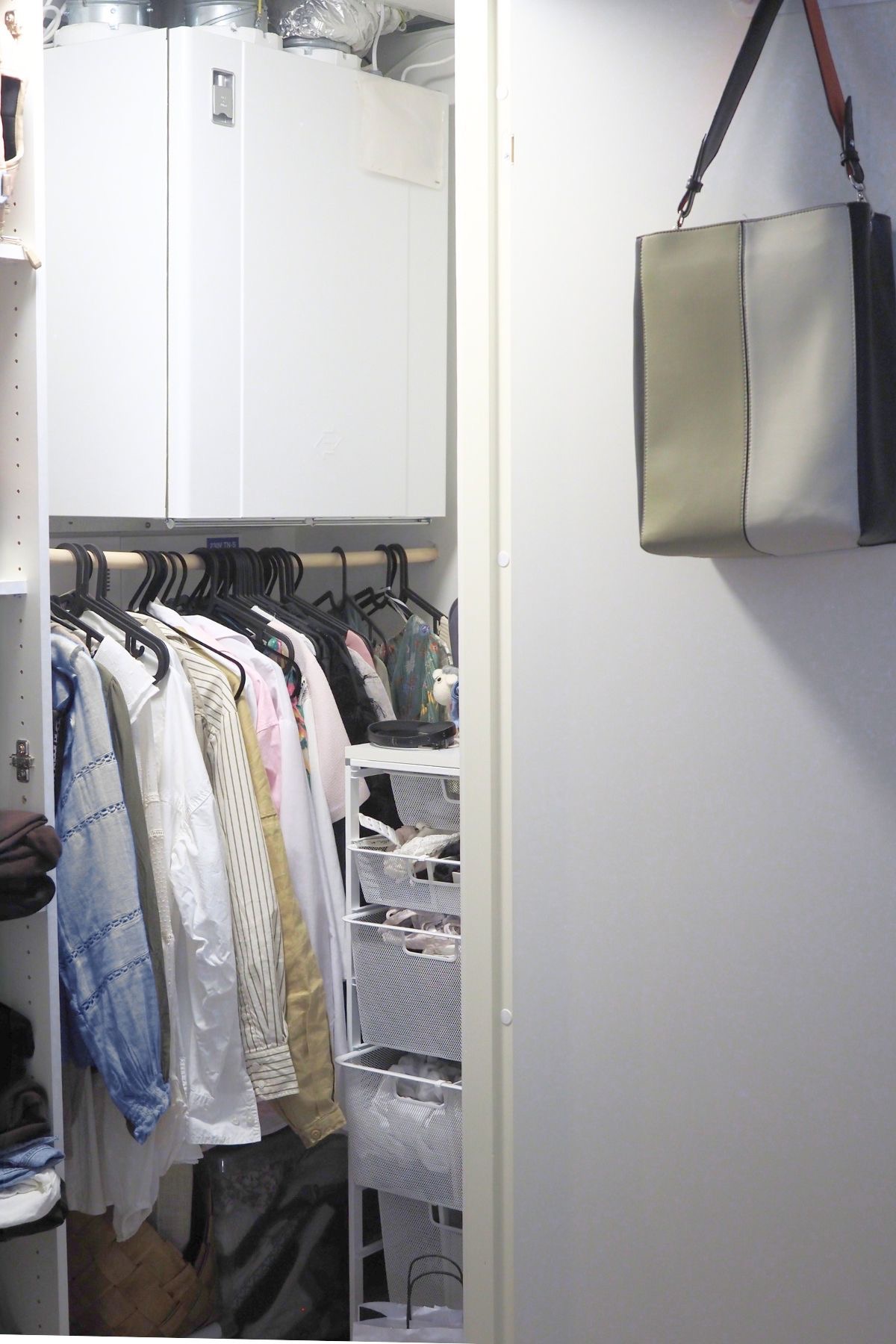 Det er generelt gode oppbevaringsmuligheter i leiligheten.