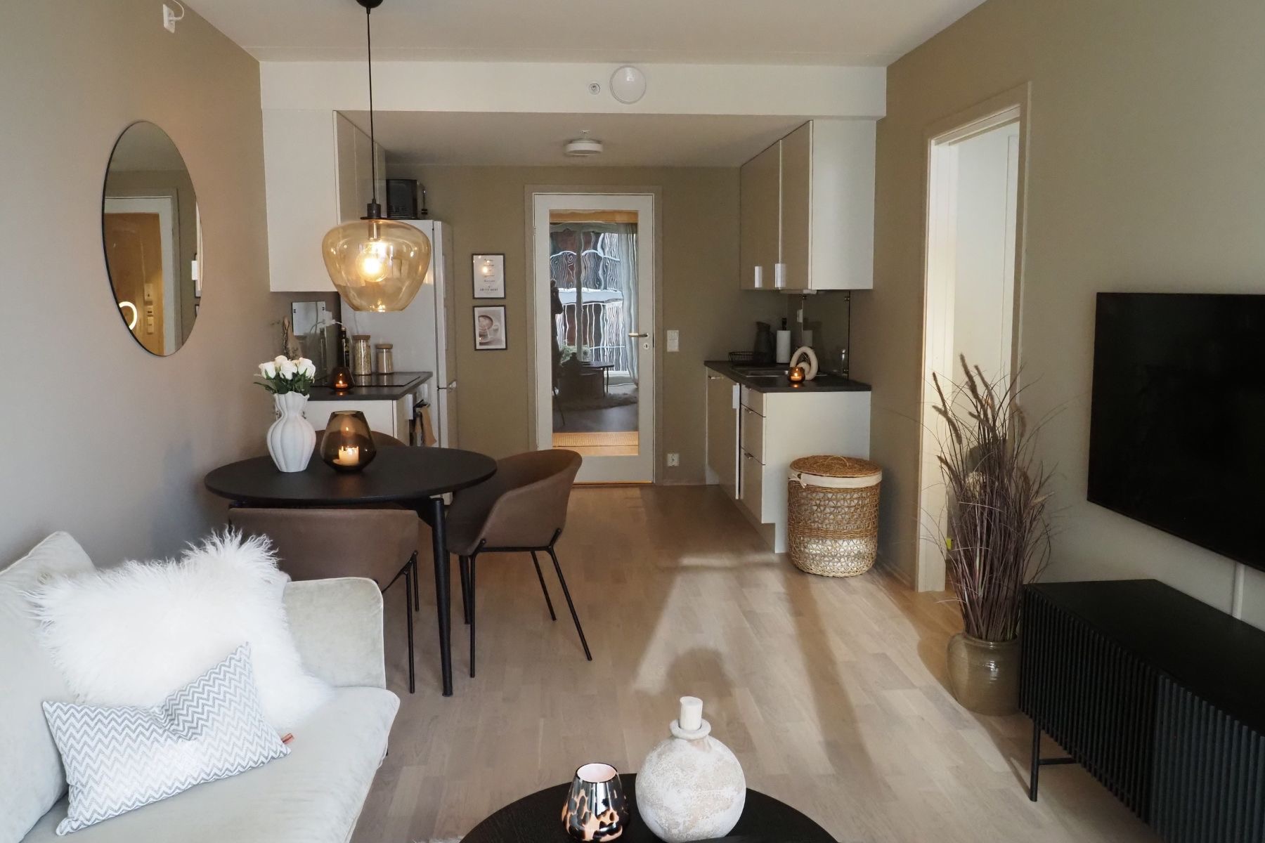 Det er brannvarsling/sprinkleranlegg i sameiet for økt sikkerhet.  