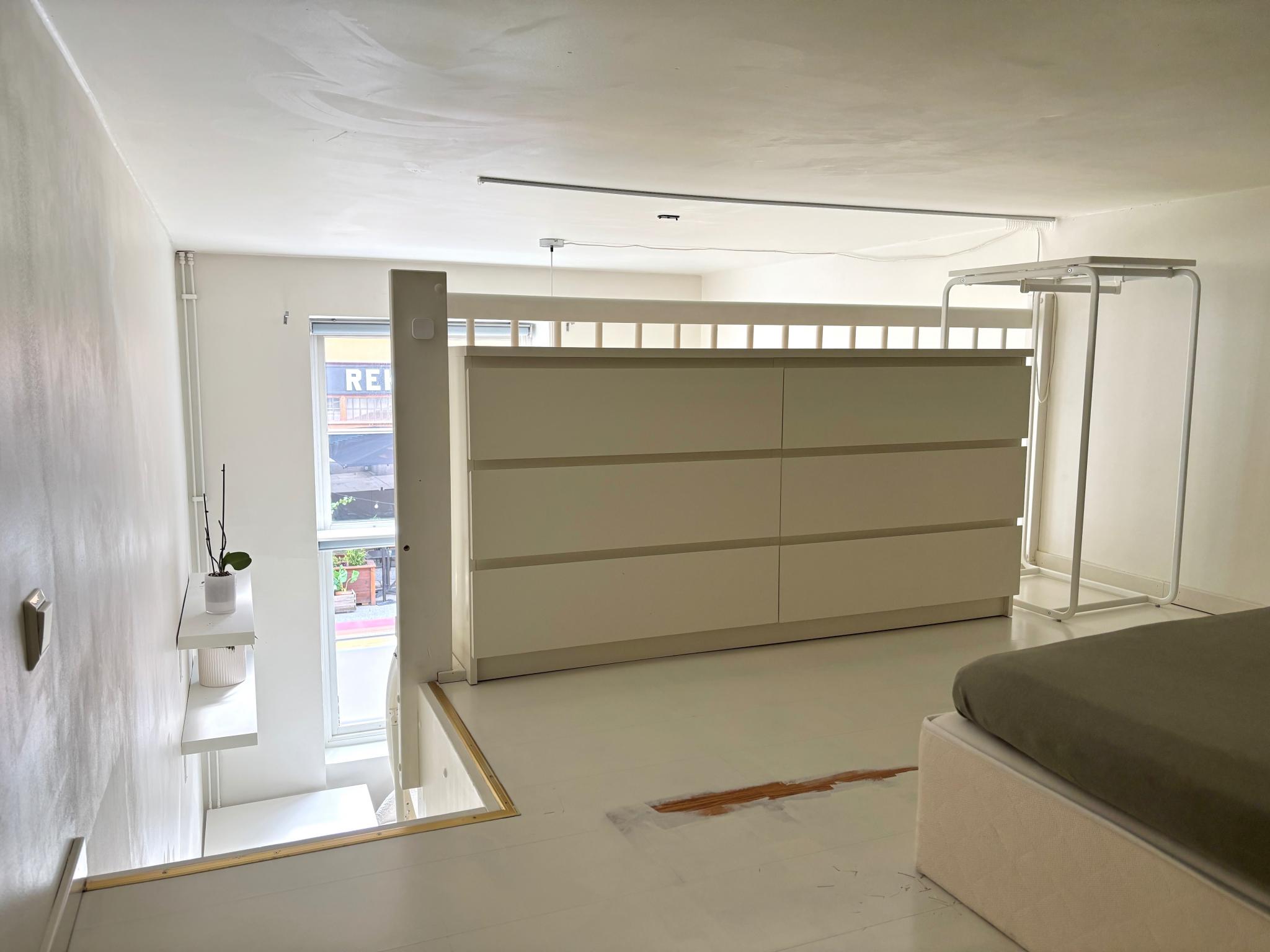 Oppbevaringsplass på hems