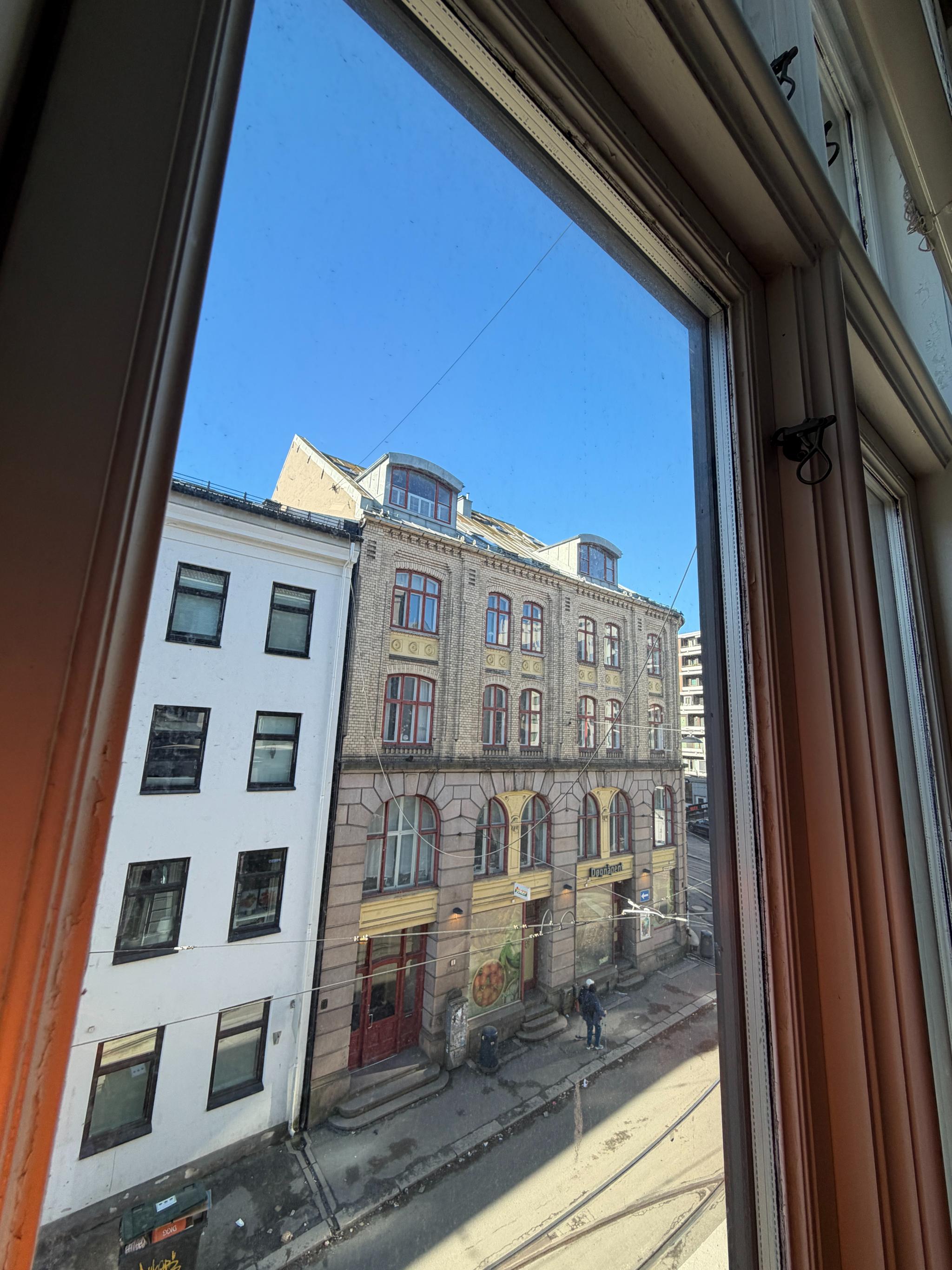 Utsikt fra vinduet på soverommet 