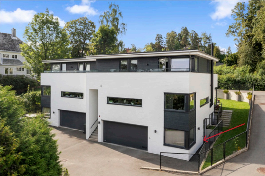 Hybel med egen inngang og mulighet for parkering