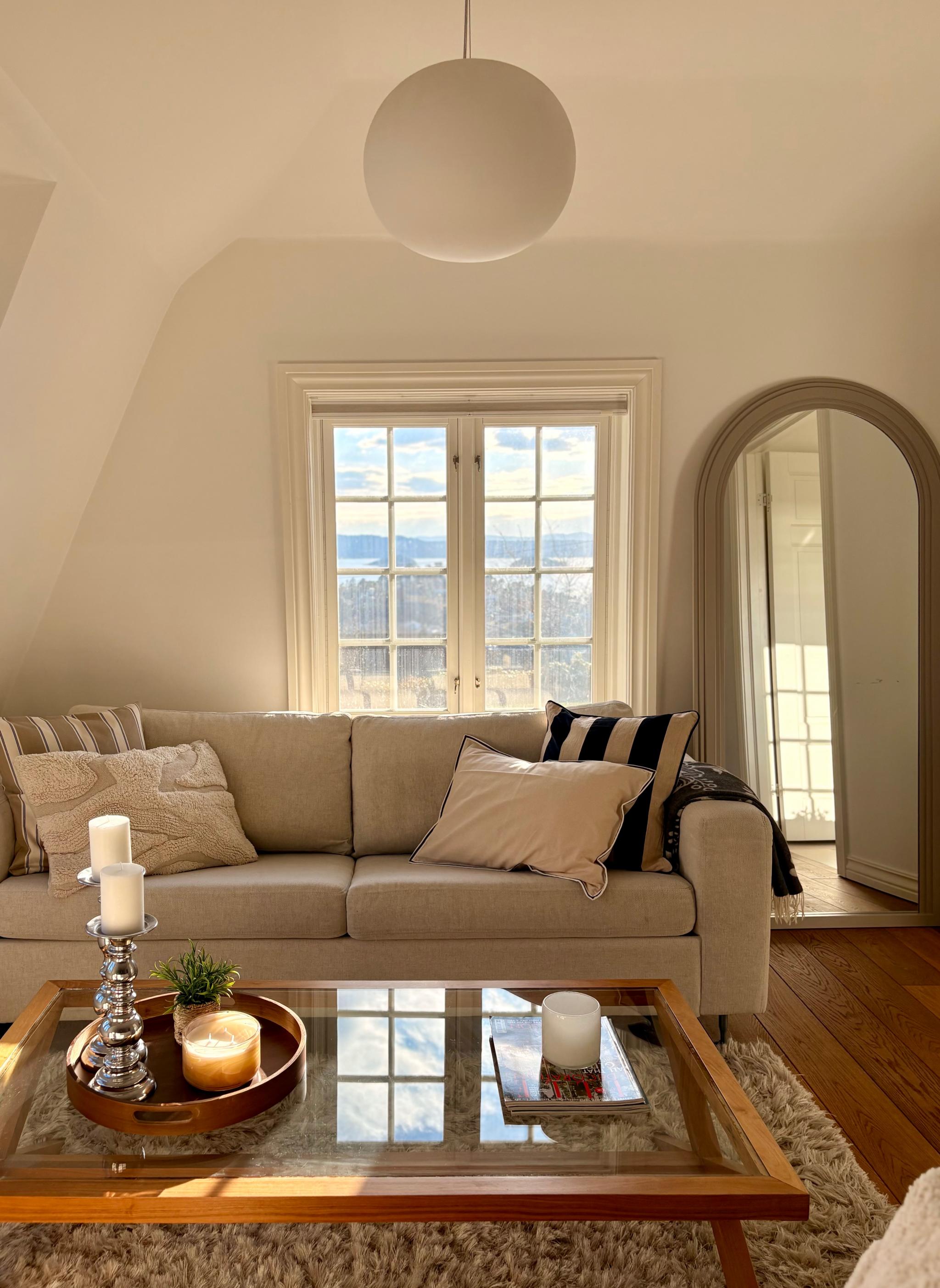 Stue med utsikt over Oslofjorden