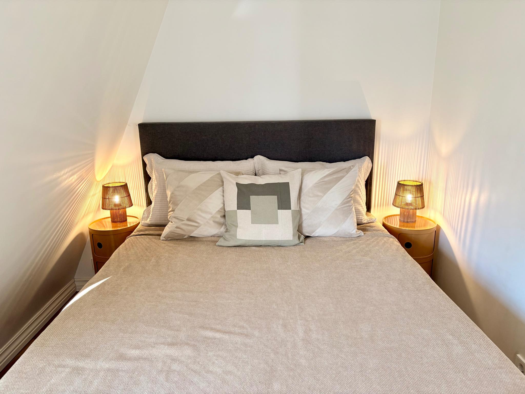 Soverom med dobbelseng