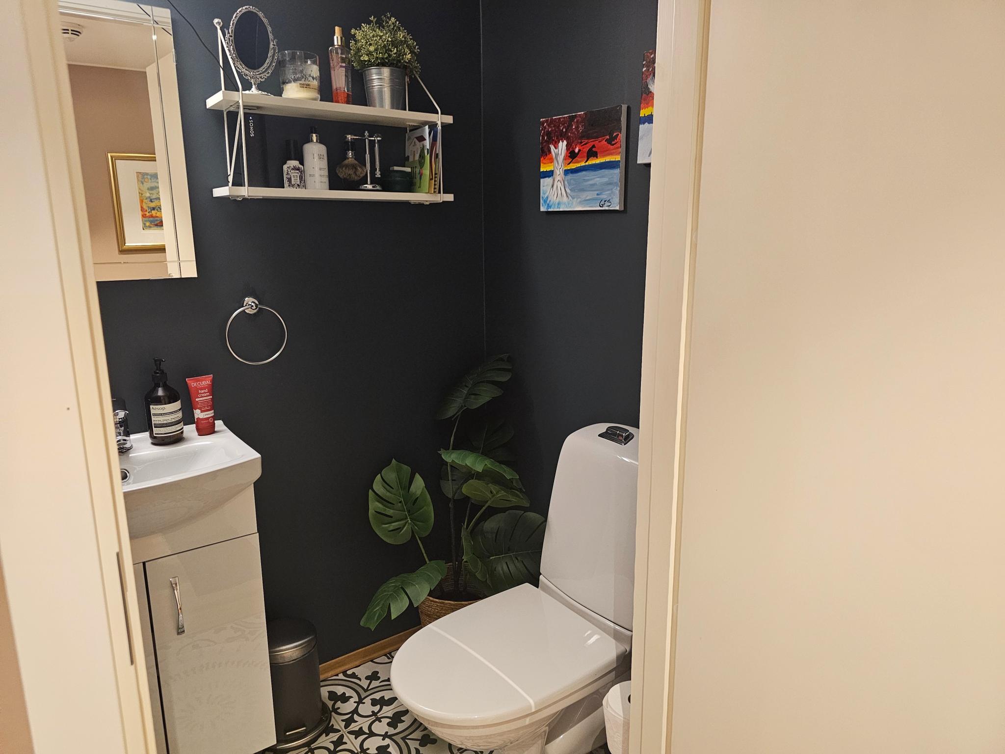 Praktisk seperat ekstra toalett