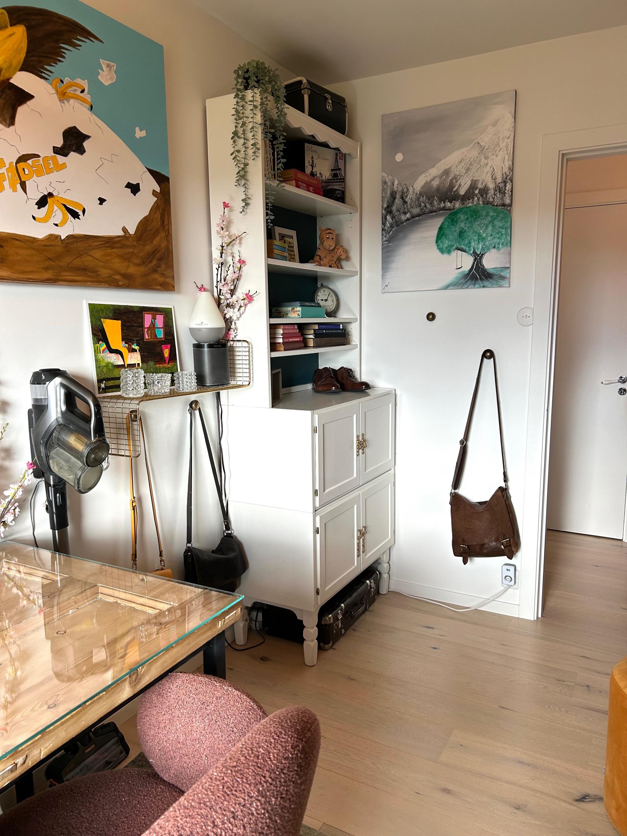 Forts. av soverom som er kontor.