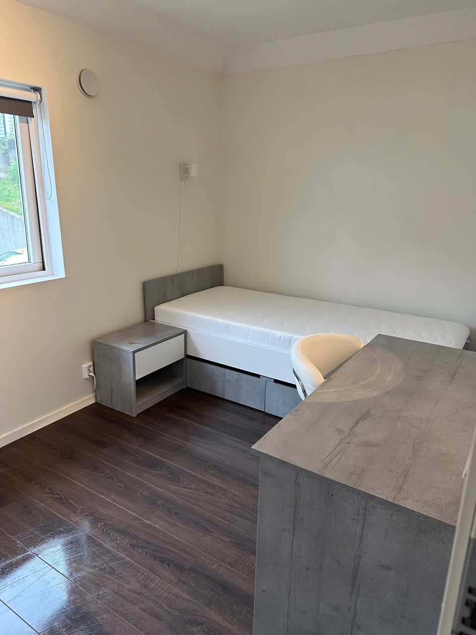 Rom 2 kr 8.000,- pr mnd + strøm

