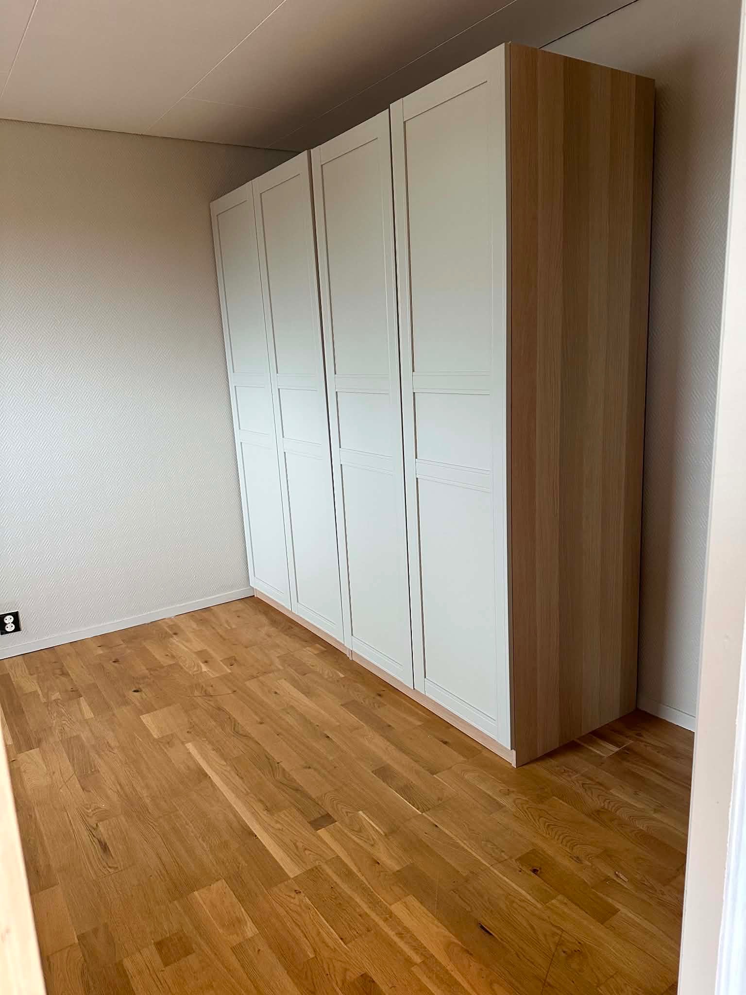 Soverom 1 m. nye skaper fra Ikea