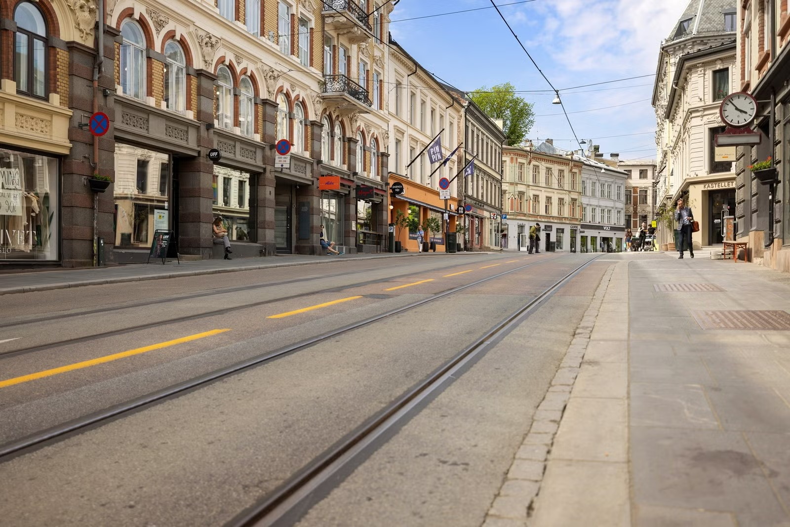 Leiligheten er i umiddelbar gangavstand til byens fineste handlegate, Bogstadveien.
