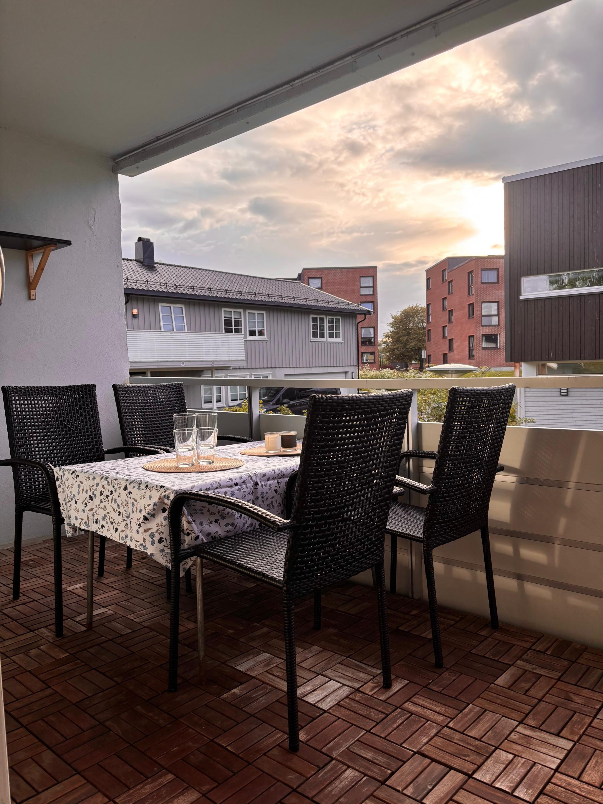 Balkong med kveldssol