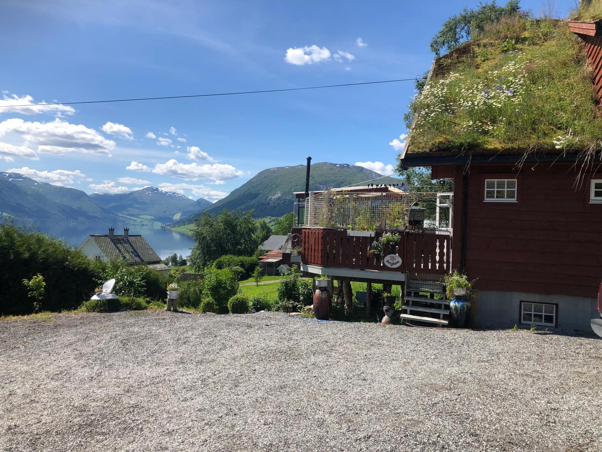 Fritidsboligen med parkeringsplass 