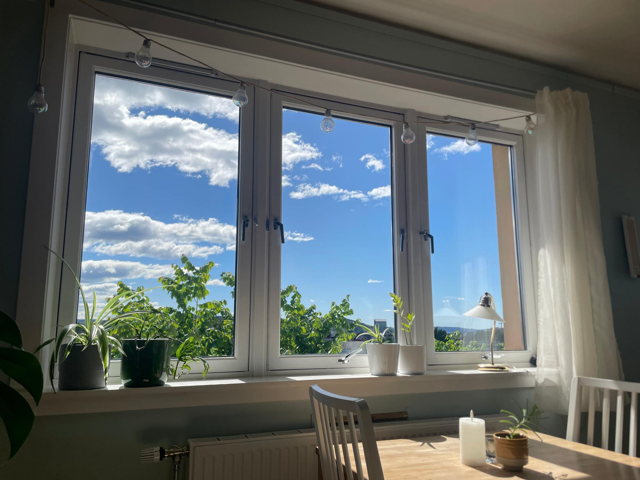 Her er det kjempefin utsikt og masse lys!