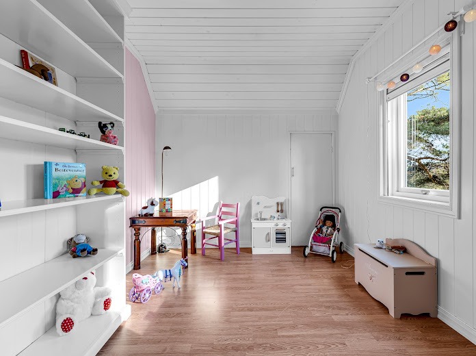 Soverom nr 2 med plass til dobbeltseng eller til lekeområde
