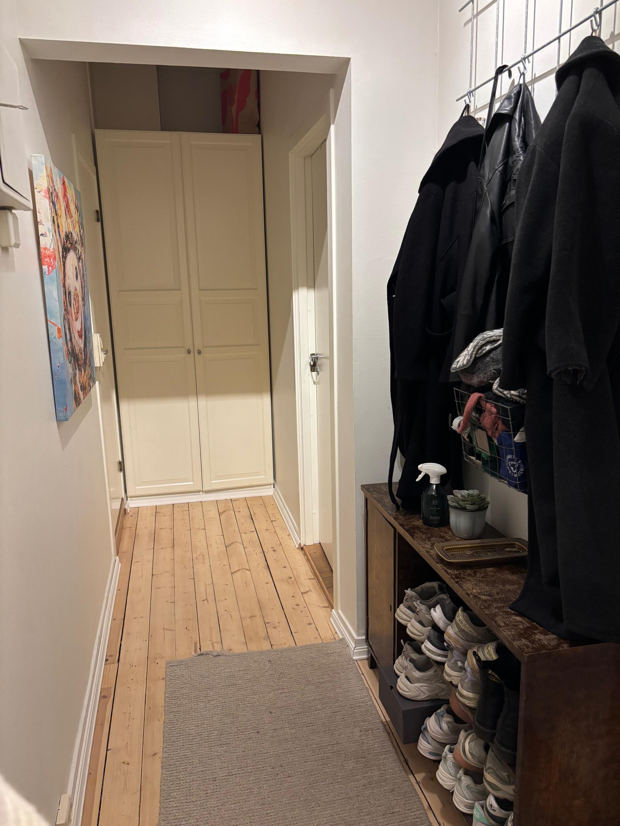 Inngangsparti med oppbevaringsskap