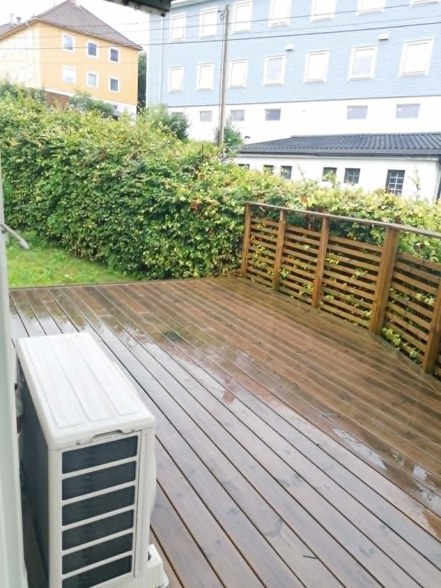 Terrasse mot felles hage