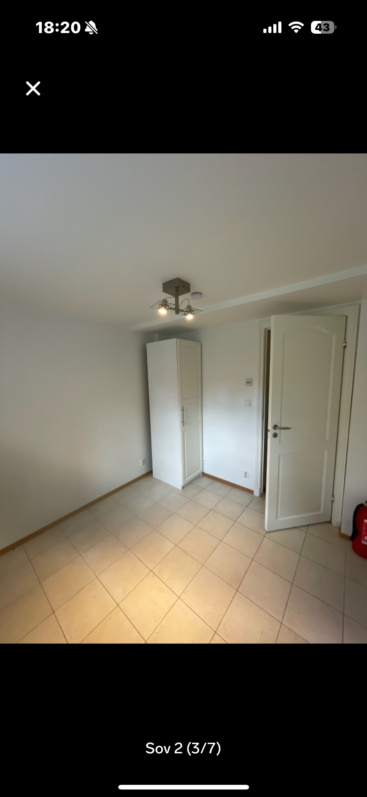 Soverom 2 med garderobeskap