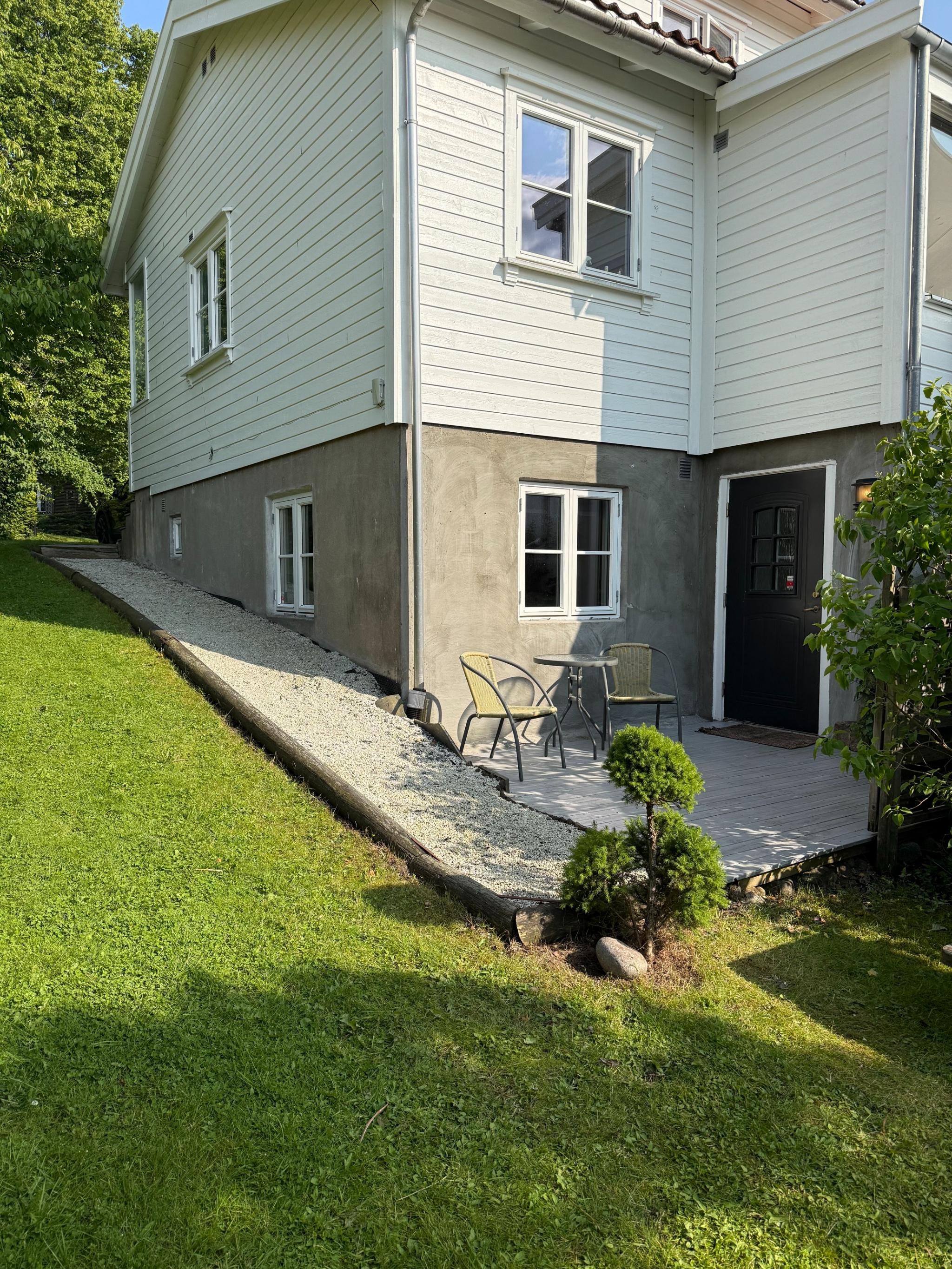 Inngang med platting