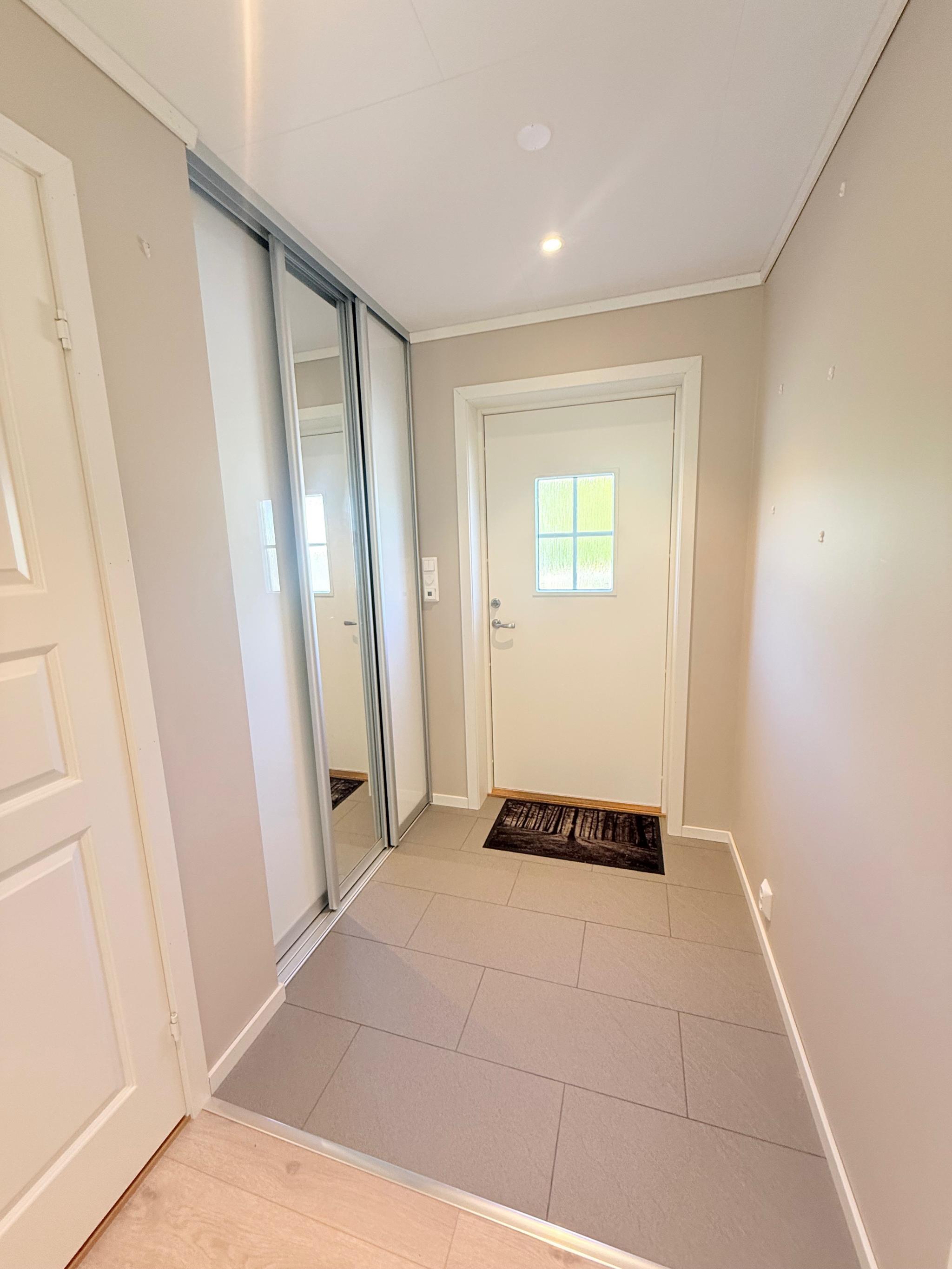 Gang med skyvedør garderobe 
