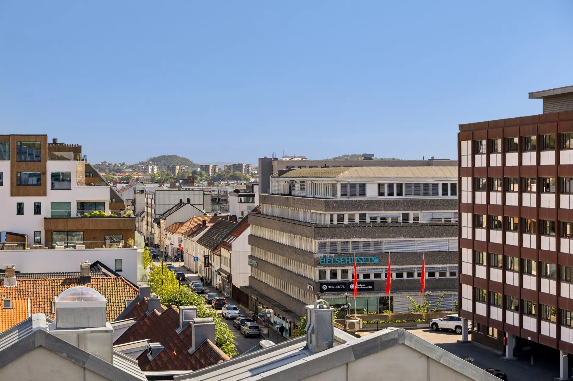 Fra den felles takterrassen har man en fin utsikt over Kristiansand sentrum.