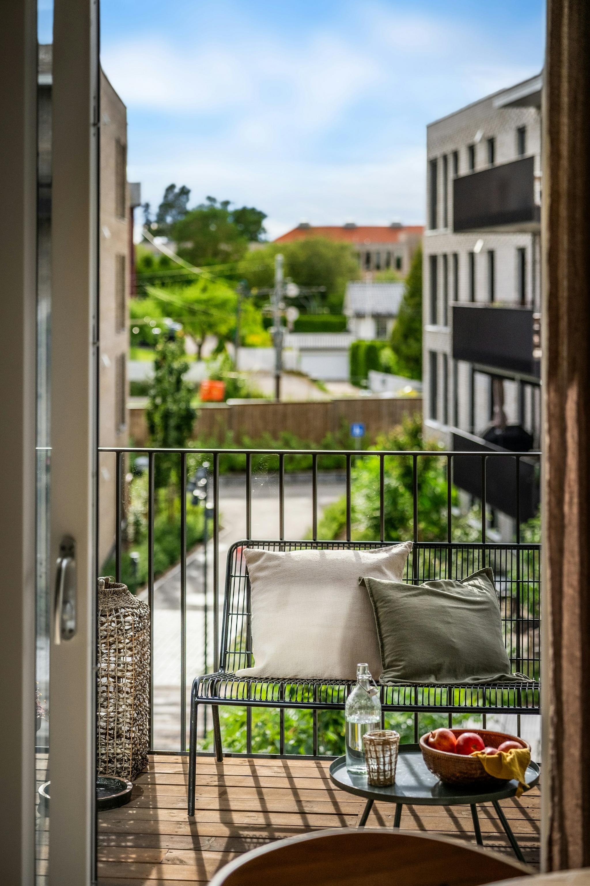 Velkommen ut på terrassen på over 13 kvm.