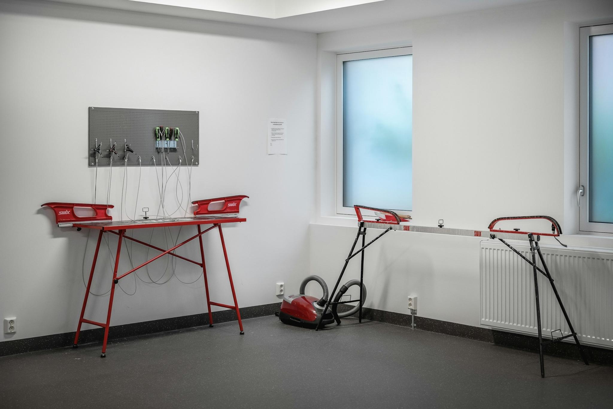 ... og smaørebod i direkte tilknytning til sykkelparkering og sykkel/hundevask. 