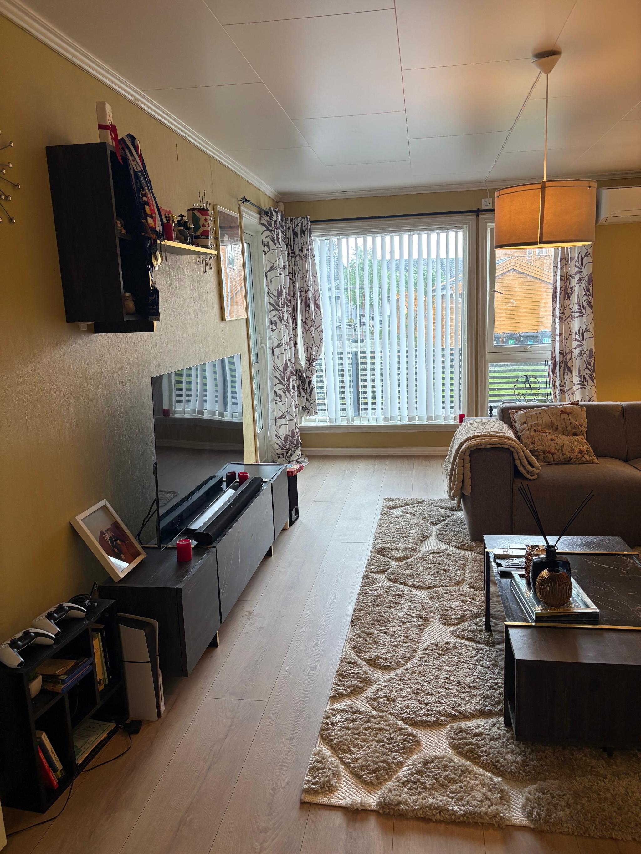 Store vinduer med mye lysinnslipp