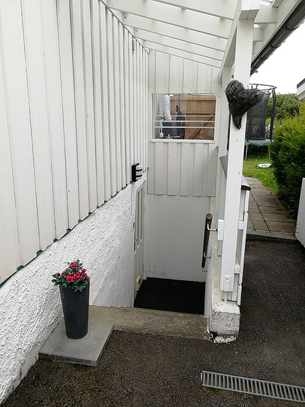 Trapp ned til inngang